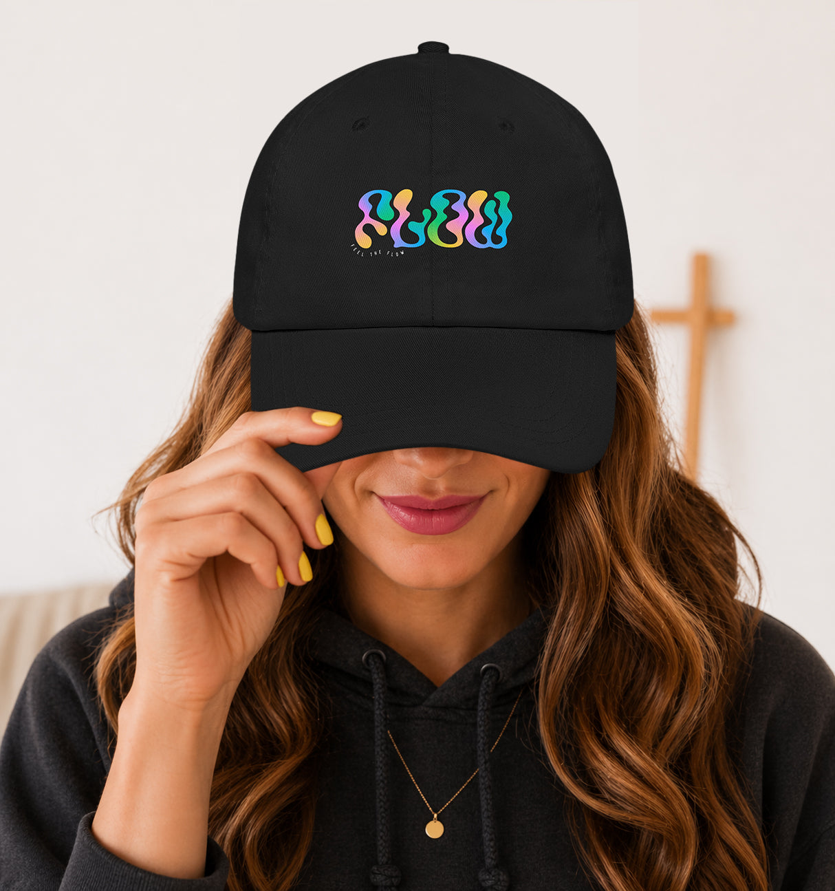 Woman Wearing Feel The Flow Hat in black