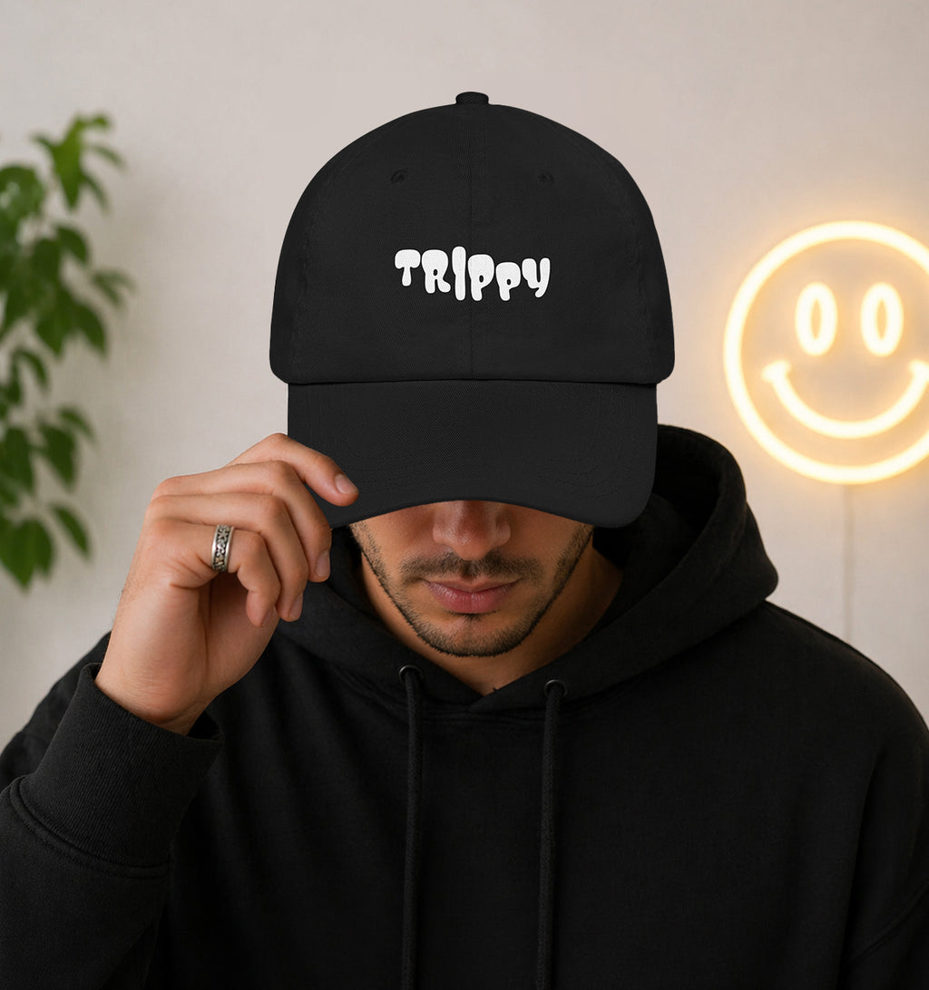 Trippy Vibes Hat in black